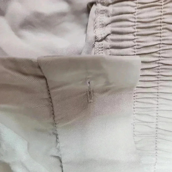 Torrid Slim Taper Stretch Linen Blend Mid-Rise Pants. Khaki. Size 18T - Picture 6 of 7